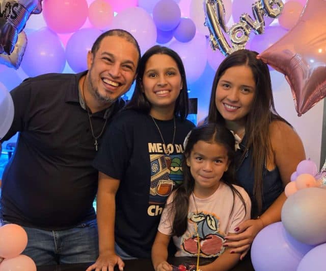 Foto de Robert Villegas, María Victoria Villegas,
