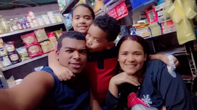 Foto de Yetzica nuñez Robinson perez Dylan perez Franyelis nuñez Y